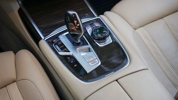 BMW 740Li 2016 - Màu đen, nhập khẩu nguyên chiếc