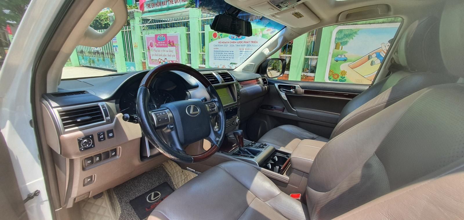 Lexus GX 460 2013 - Màu trắng, xe nhập