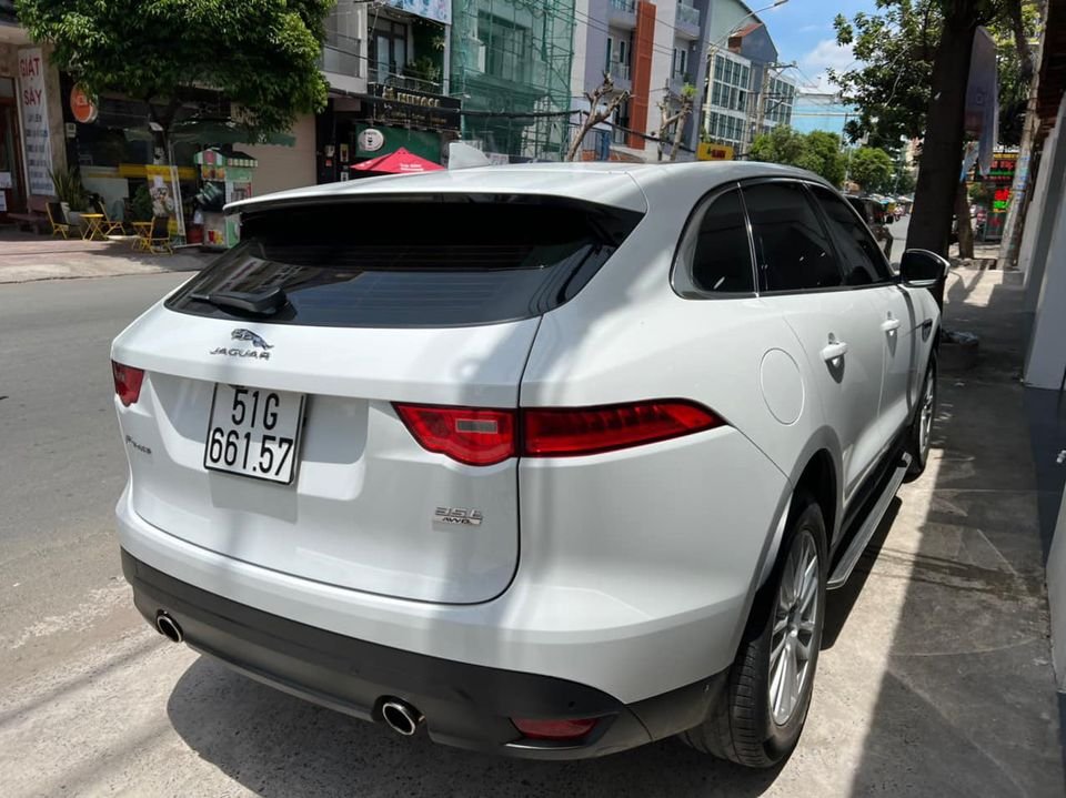 Jaguar F-Pace 2016 - Xe màu trắng