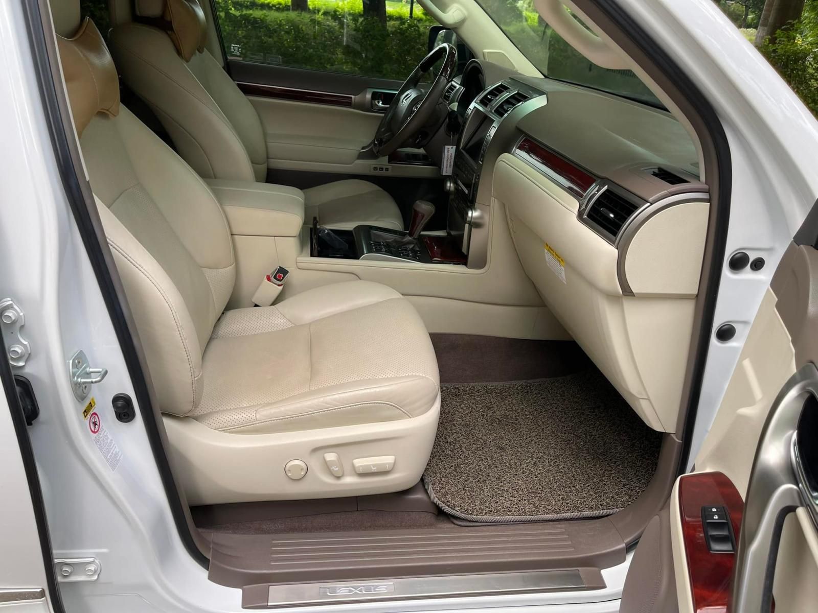 Lexus GX 460 2012 - Nhập Mỹ full options, màu trắng, nội thất kem siêu mới