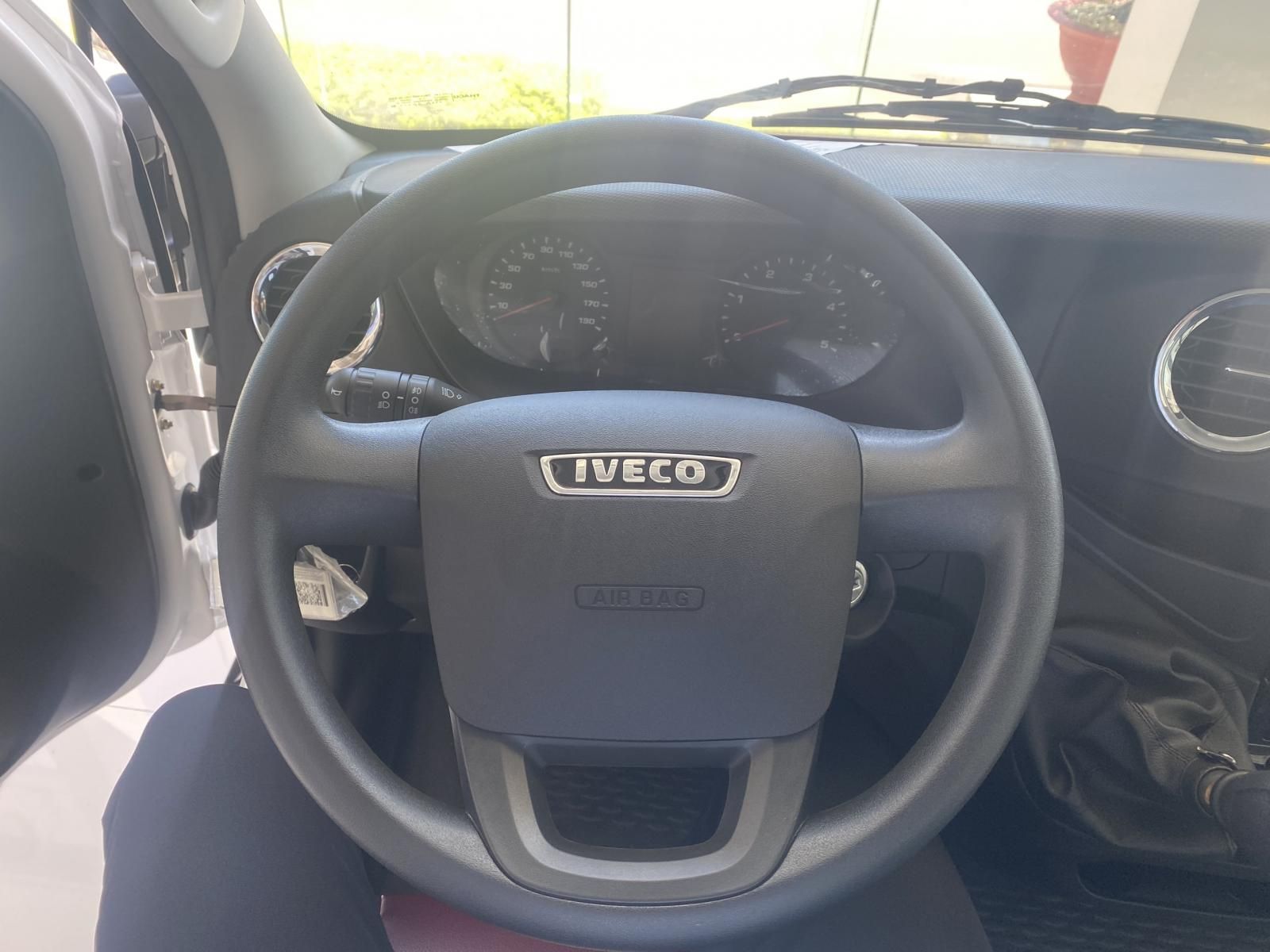 Thaco Iveco Daily 2022 - Xe 19 chỗ