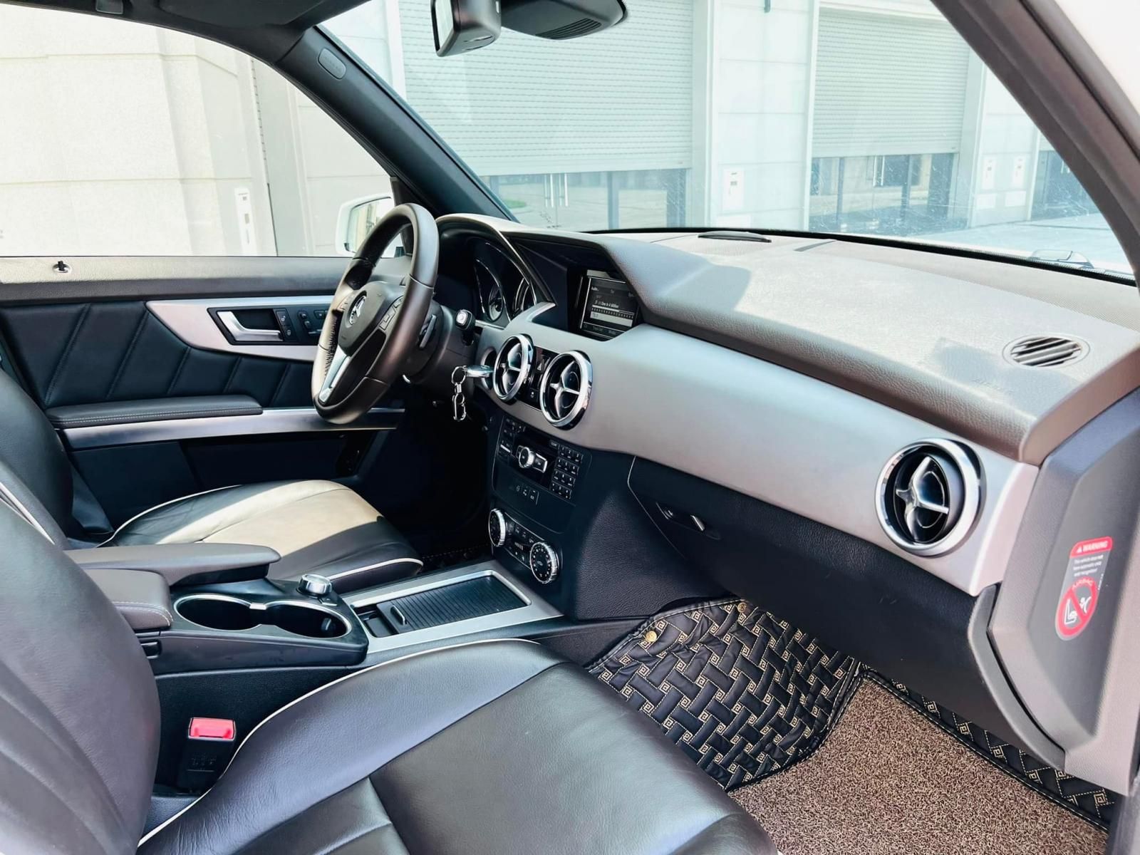 Mercedes-Benz GLK 250 2015 - Màu trắng, nhập khẩu nguyên chiếc
