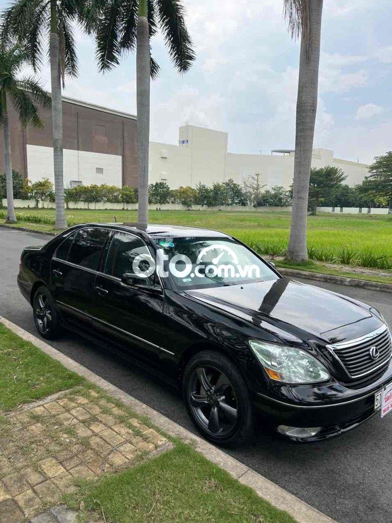 Lexus LS 430 2001 - Màu đen, nhập khẩu