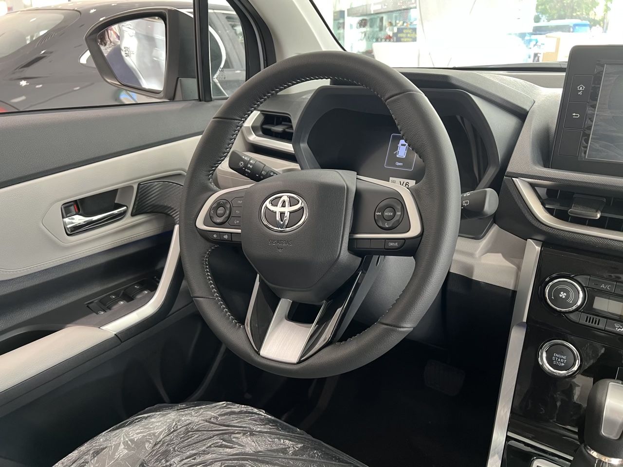 Toyota Veloz Cross 2022 - Đầy đủ màu- Giao xe sớm- Giá nhà máy