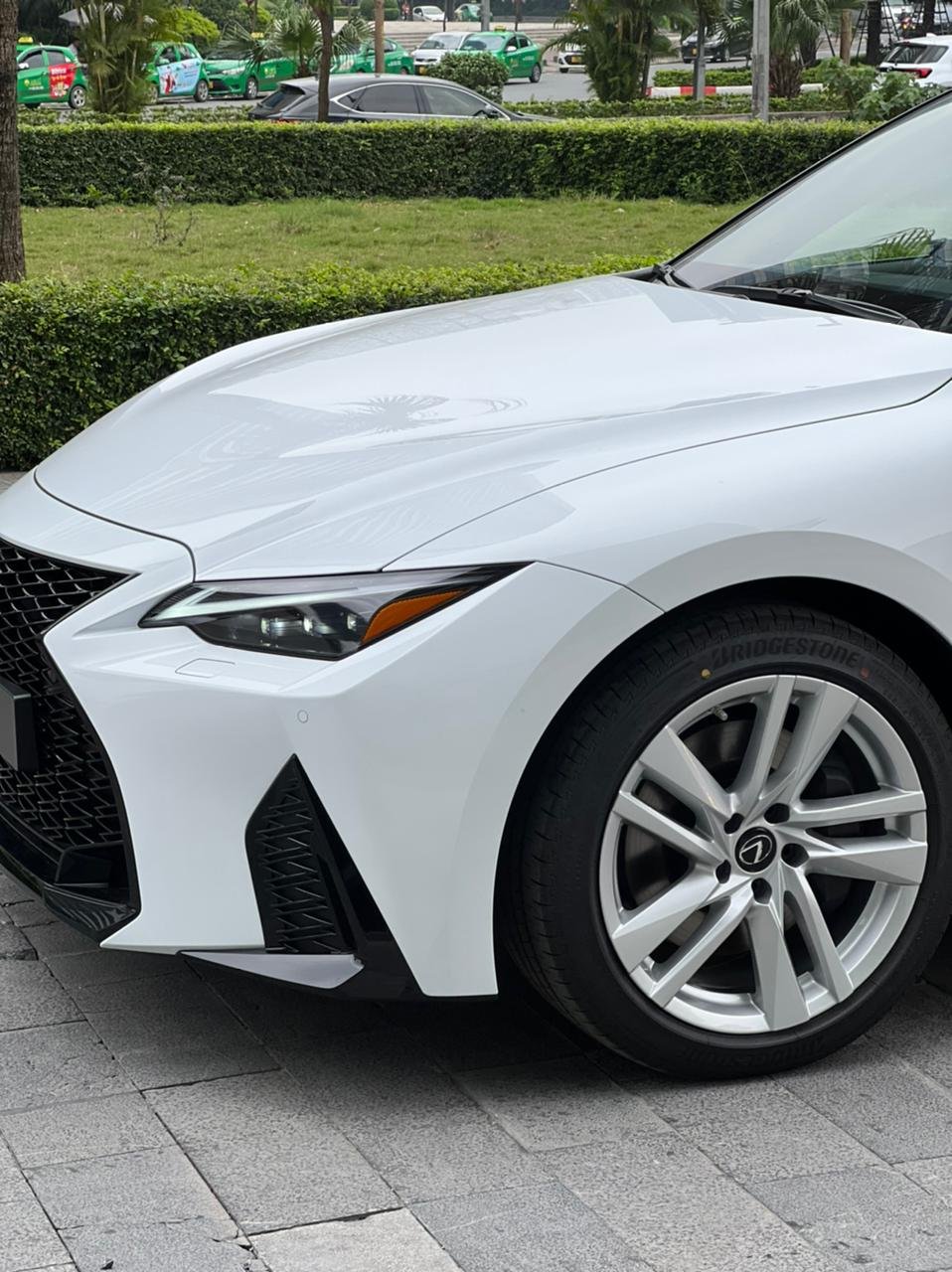 Lexus IS 300 2022 - Sẵn xe giao ngay, bảo hành bảo dưỡng chính hãng Lexus Thăng Long