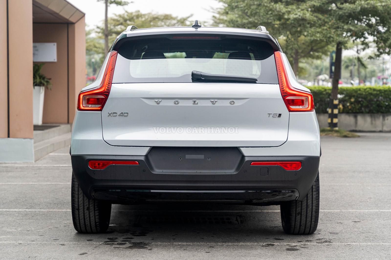 Volvo XC40 2022 - Tặng 2 năm bảo hiểm, 3 năm bảo dưỡng và voucher 10 triệu