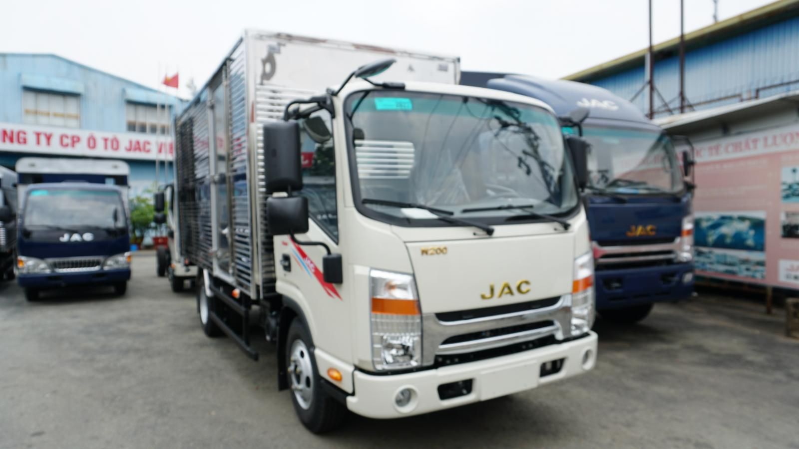 JAC N500 2022 - Thùng kín 5 tấn