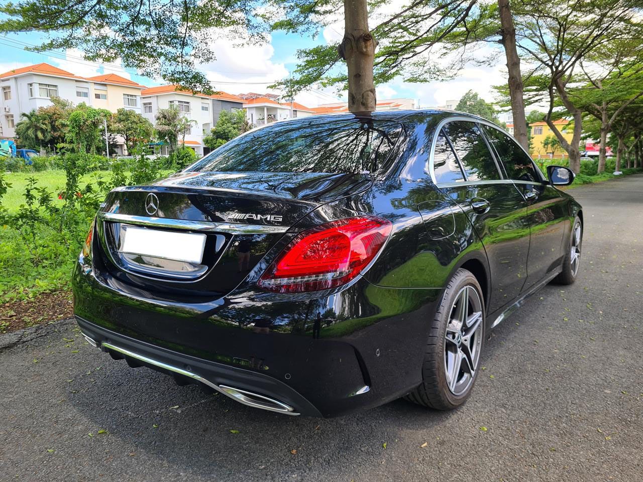 Mercedes-Benz C180 2021 - Siêu lướt 6.000 km, màu đen, 1 chủ