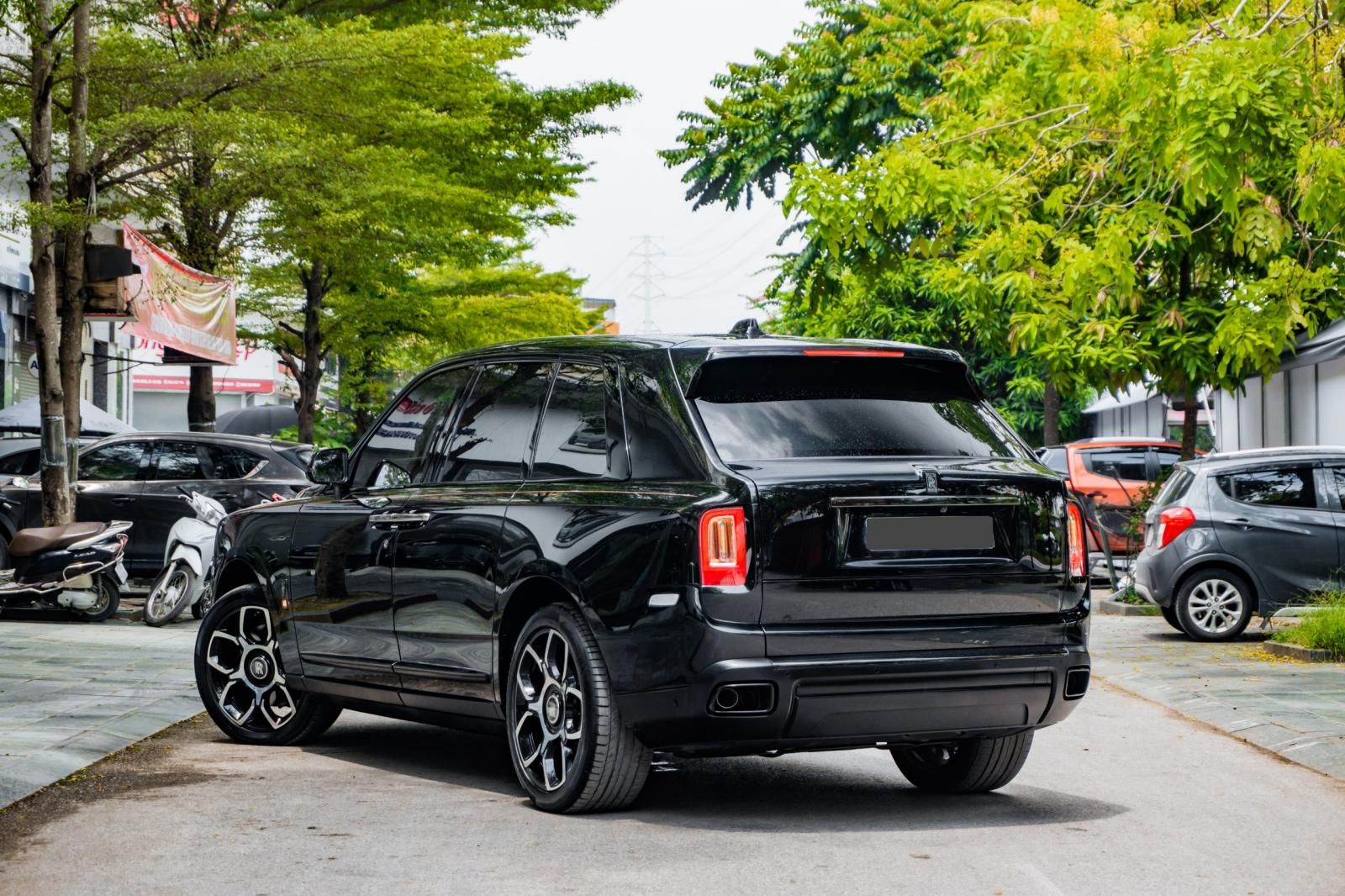 Rolls-Royce Cullinan 2020 - Giá 39 tỷ 500tr, xe màu đen