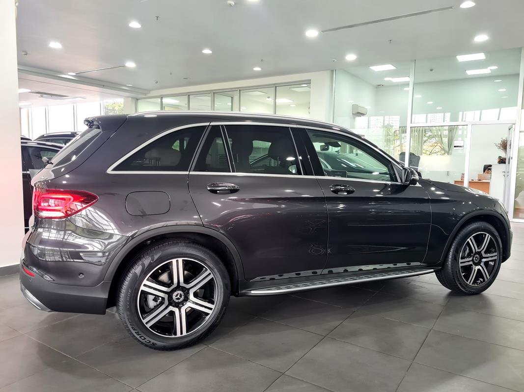 Mercedes-Benz GLC 200 2021 - Xe hãng thanh lý - Chỉ 7.000 km, giao ngay