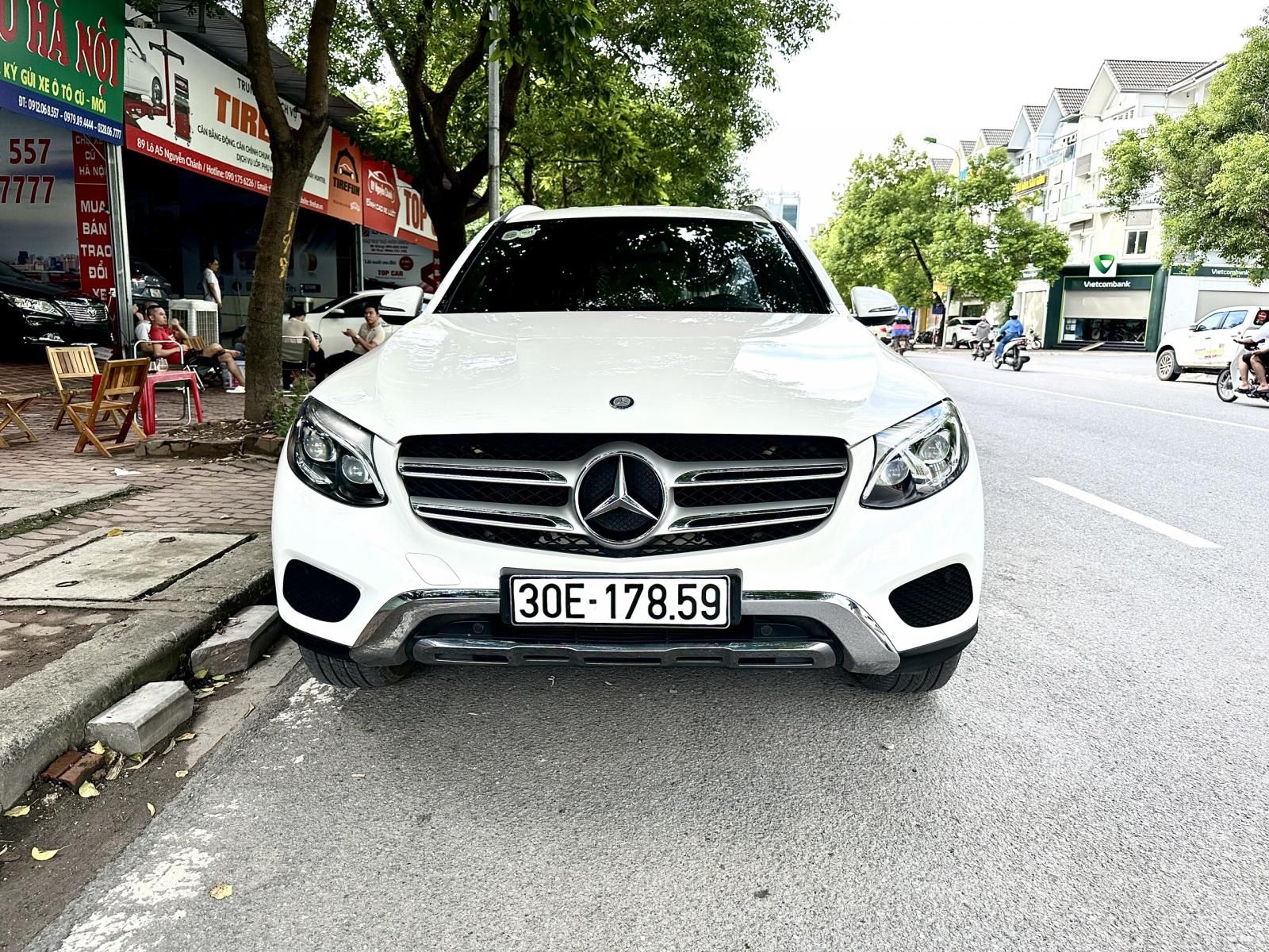 Mercedes-Benz GLC 250 2016 - Sẵn biển HN về chỉ việc đi