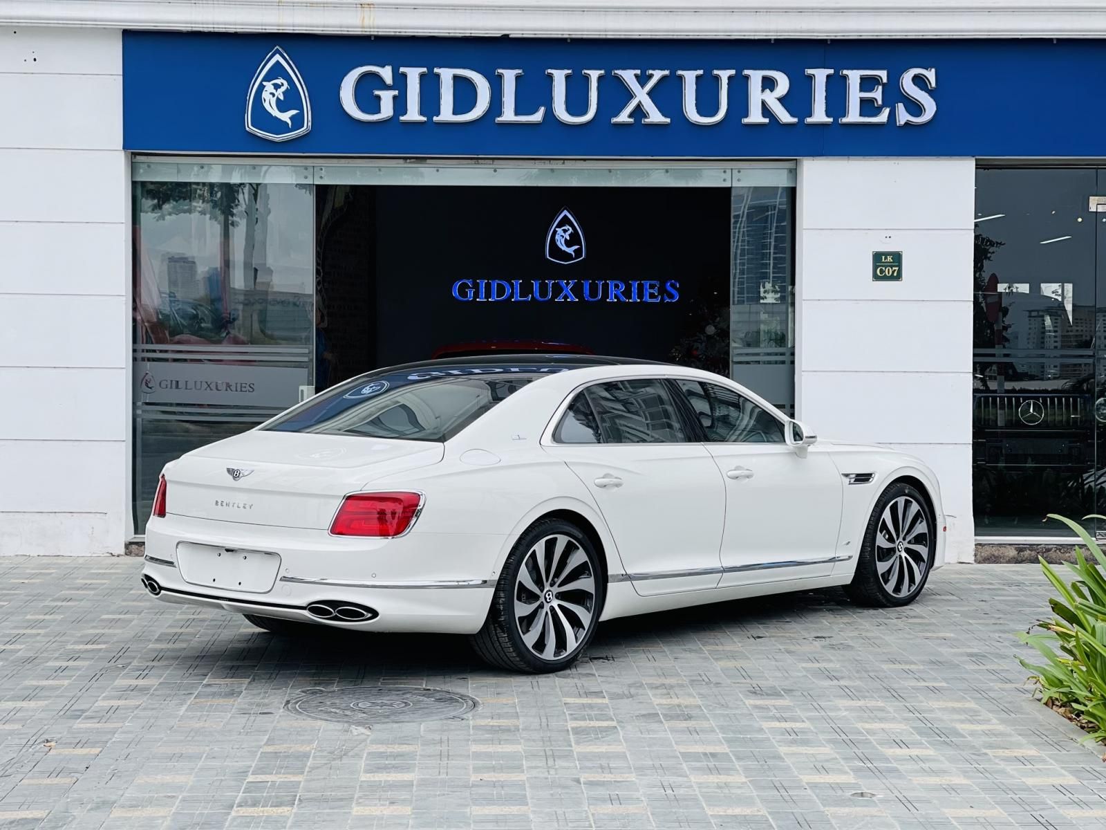 Bentley Flying Spur 2022 - Sẵn xe giao ngay - Full option - Cam kết giá tốt nhất thị trường