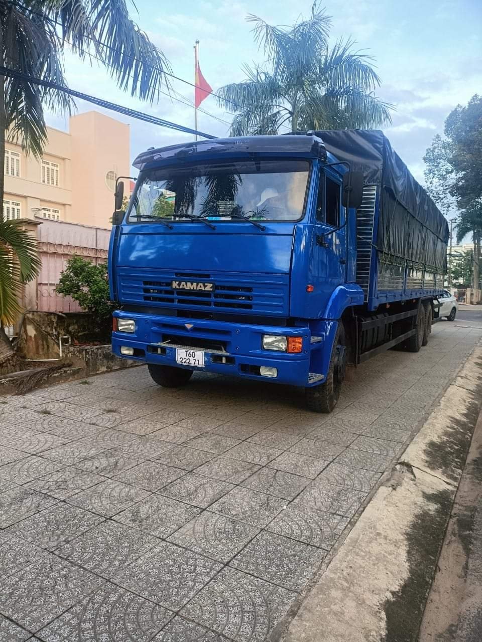 Kamaz Xe tải thùng 2022 - 65117 Kamaz - Model 6x4 đặc biệt - Khả năng đi đường xa êm nhất hãng