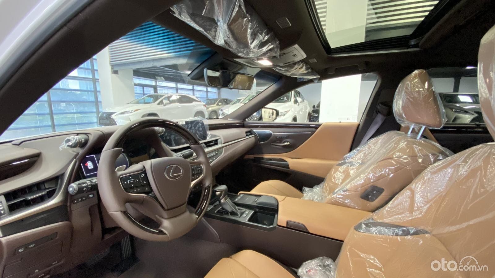 Lexus ES 300 2022 - Bảo hành/bảo dưỡng xe miễn phí trong 5 năm - Bảo hành pin 7 năm