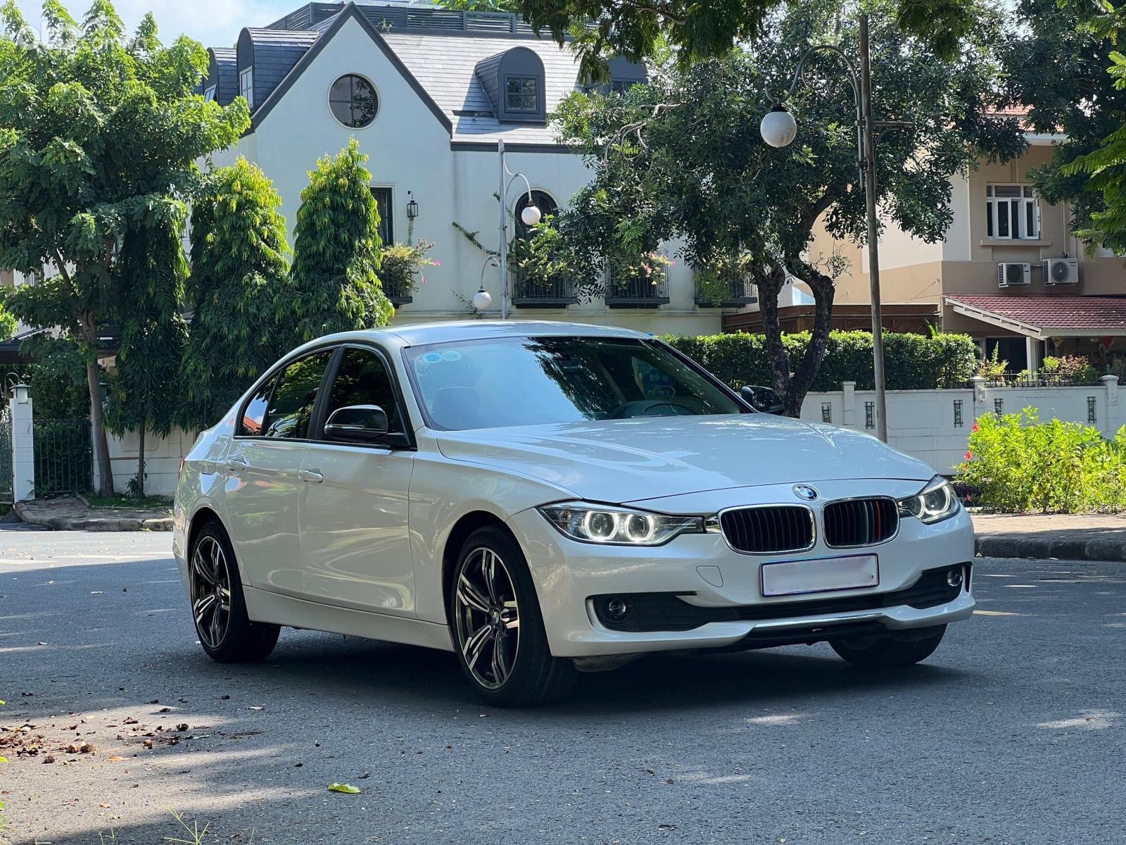 BMW 320i 2013 - Xe lăn bánh 80.000km