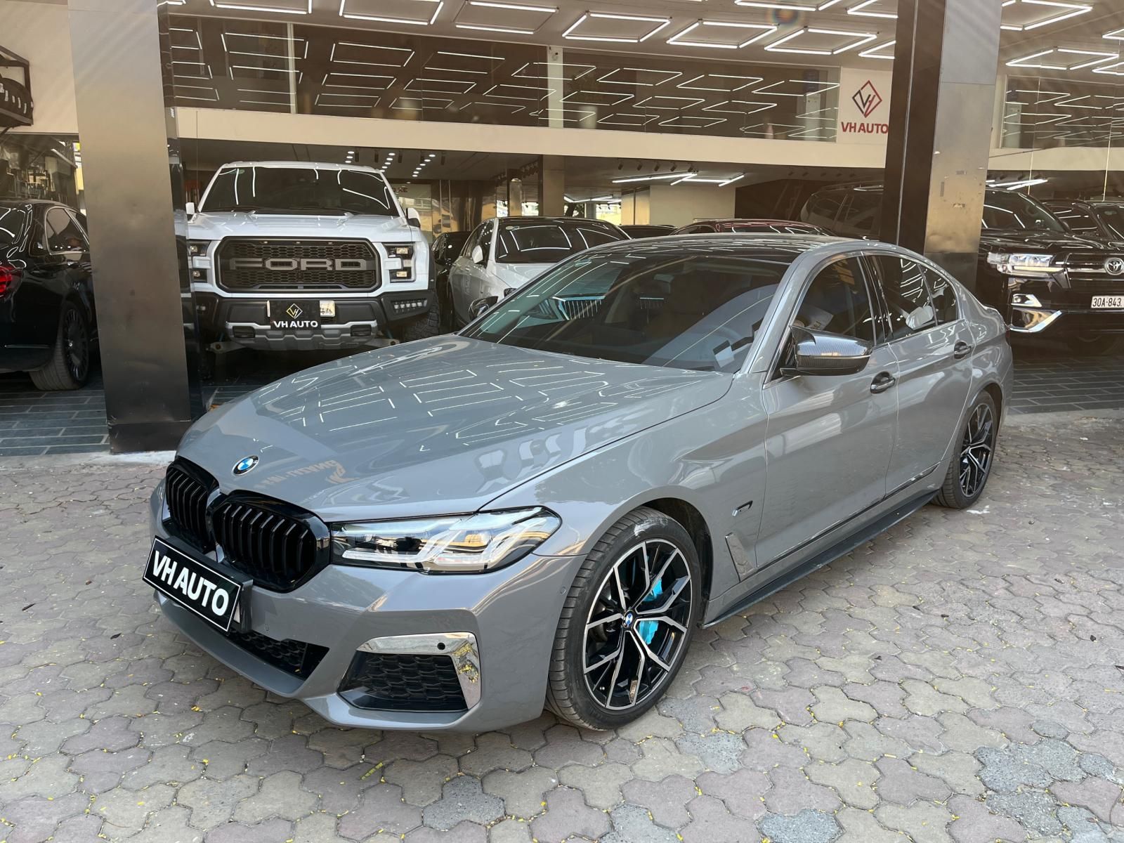 BMW 520i 2021 - Siêu lướt, xám xi măng