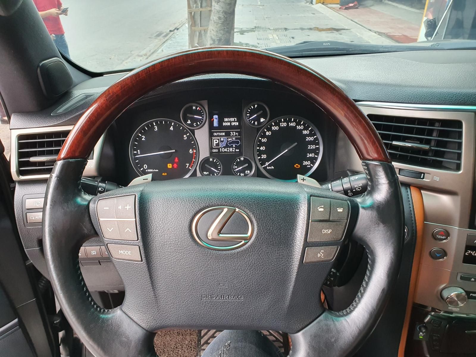 Lexus LX 570 2014 - Màu đen, nội thất nâu cực đẹp