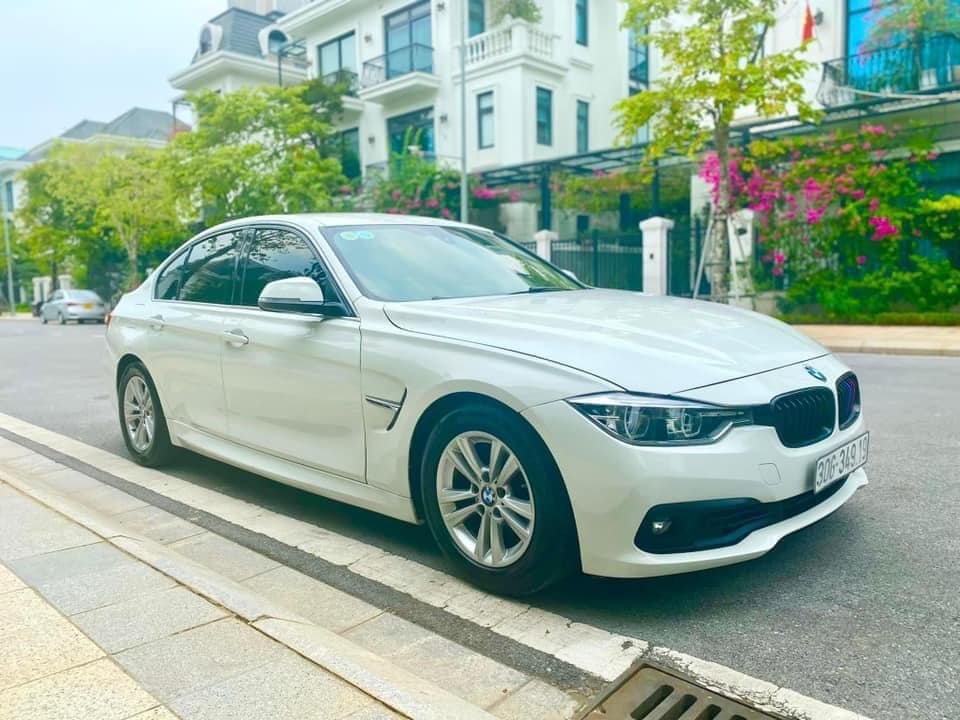 BMW 320i 2015 - Quá mới