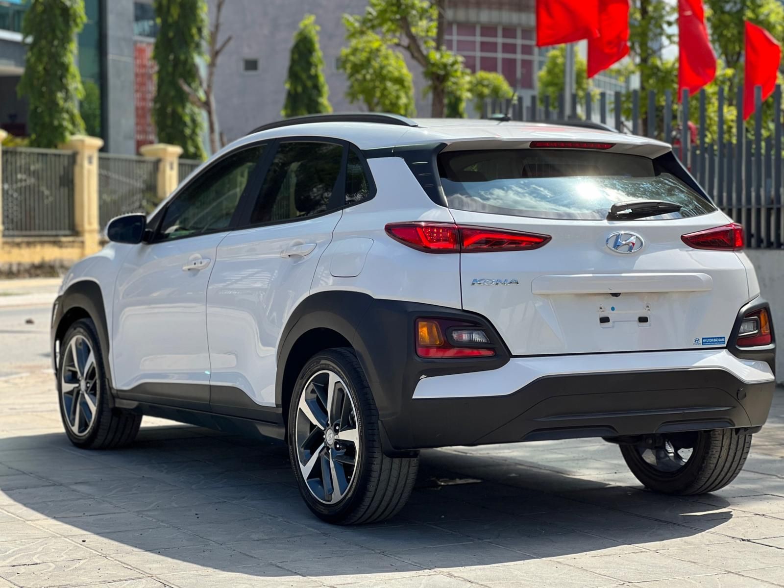 Hyundai Kona 2019 - Bán xe mới 95% giá chỉ 645tr