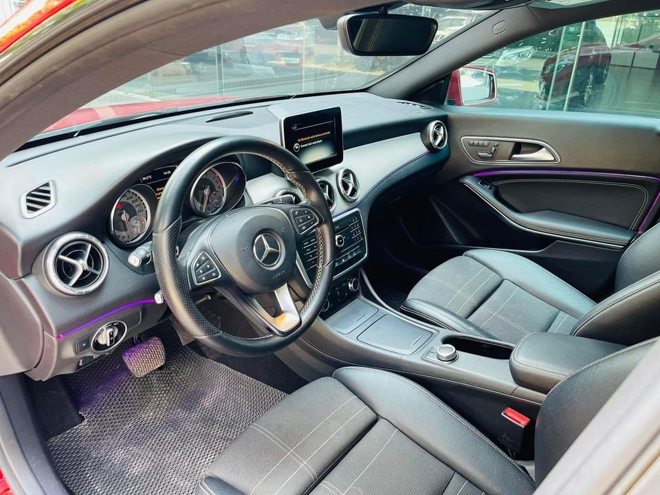 Mercedes-Benz CLA 200 2017 - Màu đỏ, nhập khẩu nguyên chiếc