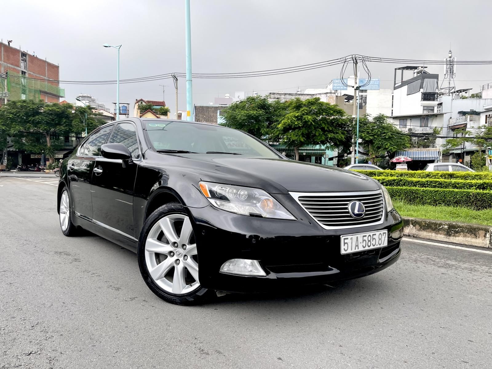 Lexus LS 600 2009 - Xe nhập Mỹ 2009 đã lên form 2012 rất đẹp, bản cao cấp nhất đủ đồ chơi không thiếu món nào