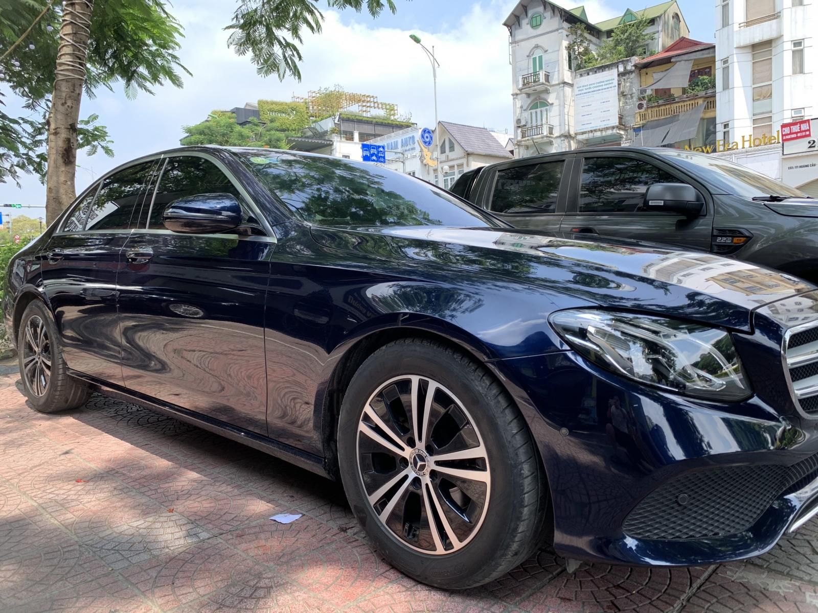 Mercedes-Benz E180 2020 - Xe đẹp như mới