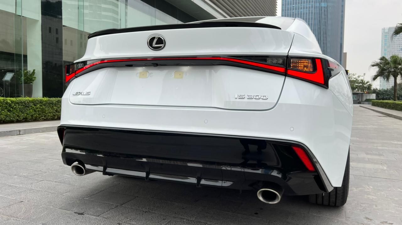 Lexus IS 300 2022 - Sẵn xe giao ngay, bảo hành bảo dưỡng chính hãng Lexus Thăng Long