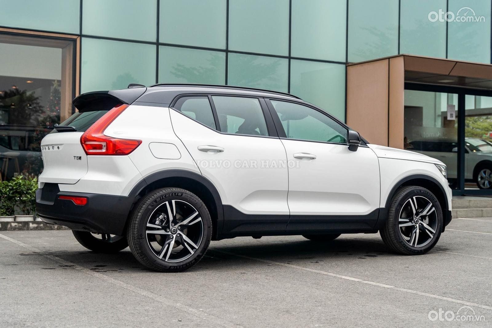 Volvo XC40 2022 - Tặng 3 năm bảo dưỡng + 1 năm bảo hiểm thân vỏ - SUV sang trọng nhập khẩu từ Thụy Điển