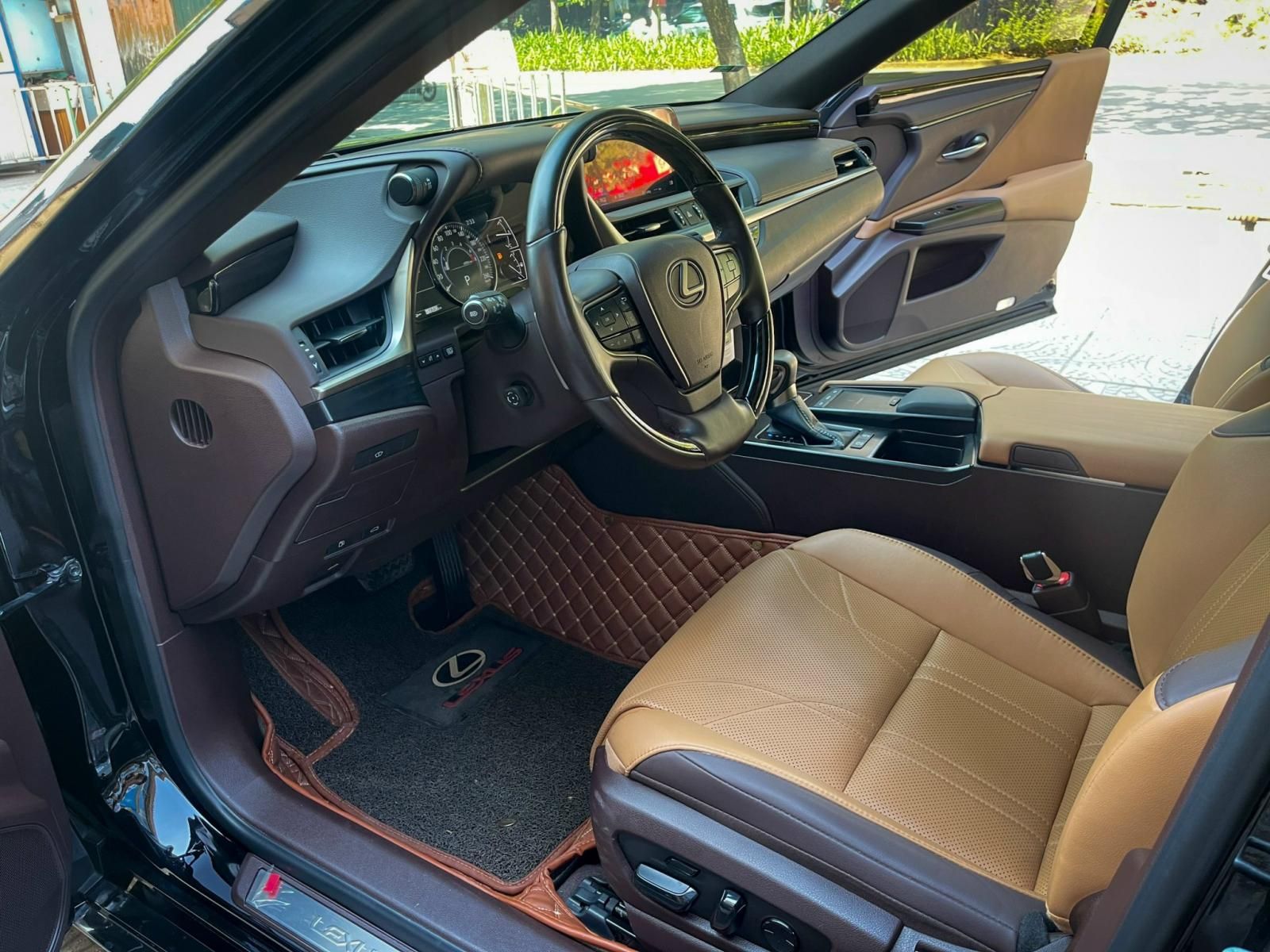 Lexus ES 250 2020 - Cần bán xe tên cá nhân  