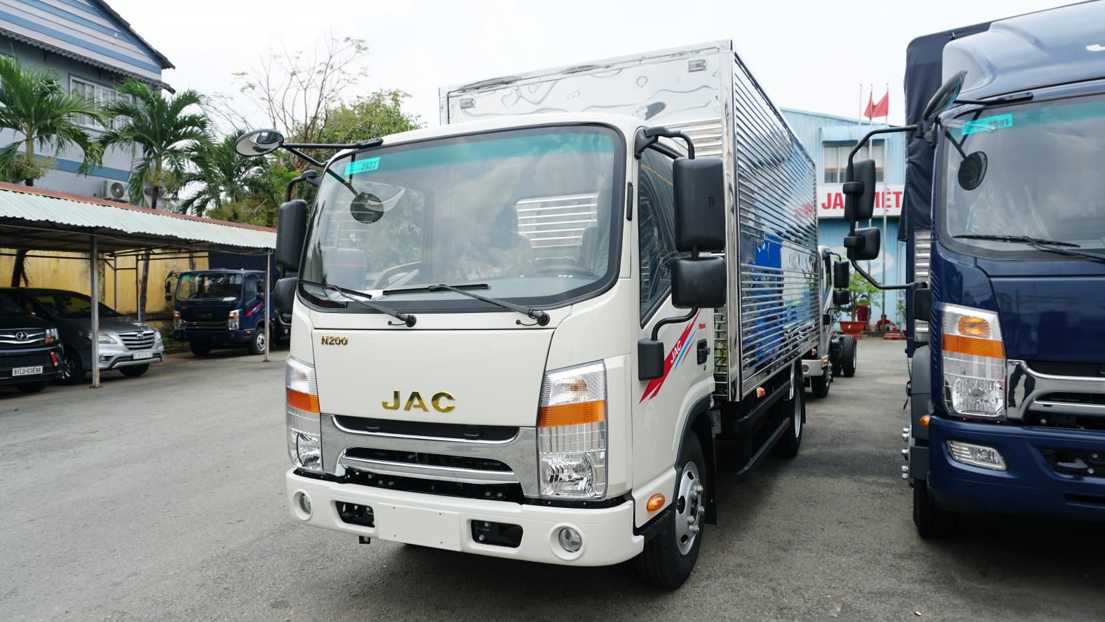 JAC N500 2022 - Thùng kín 5 tấn