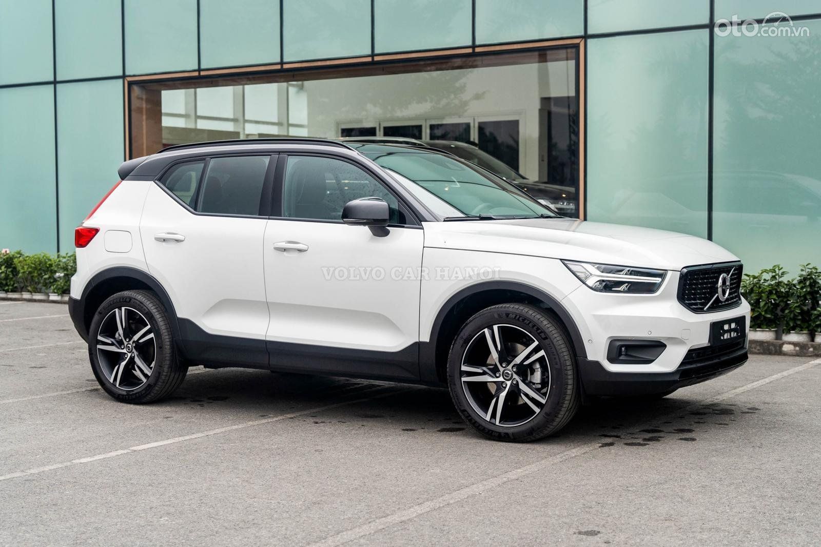 Volvo XC40 2022 - SUV sang trọng nhập khẩu từ Thụy Điển - Tặng 3 năm bảo dưỡng + 1 năm bảo hiểm thân vỏ