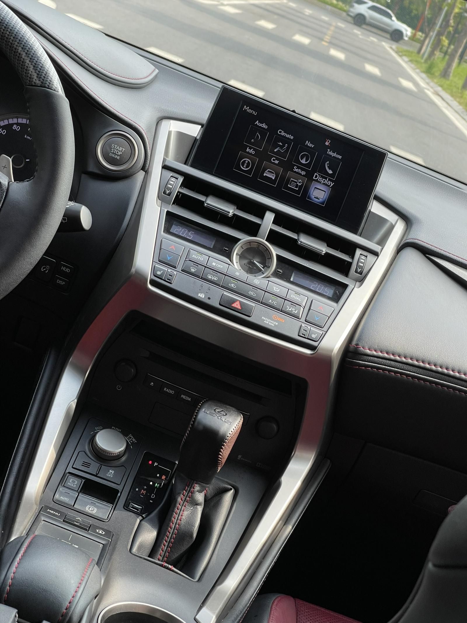 Lexus NX 200T 2014 - Hỗ trợ bank 80% giá trị xe