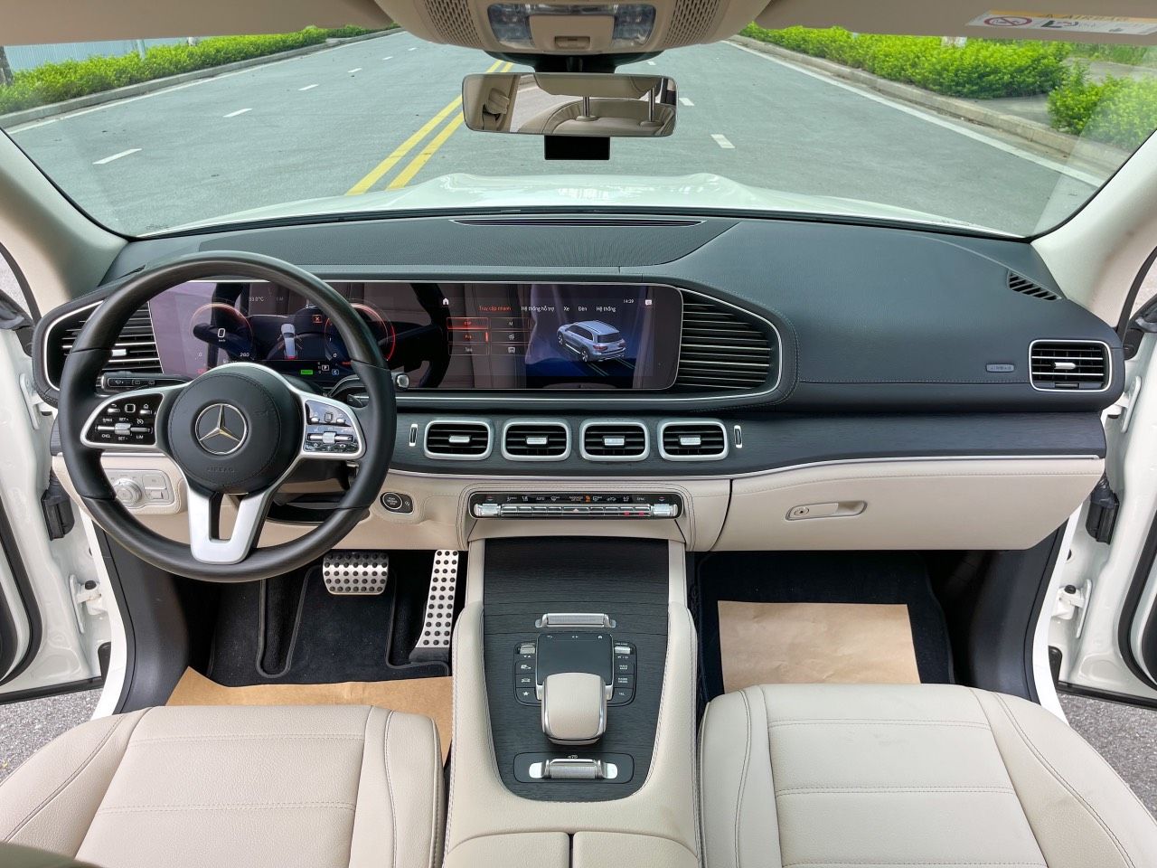 Mercedes-Benz GLS 450 2021 - Màu trắng, giá ưu đãi