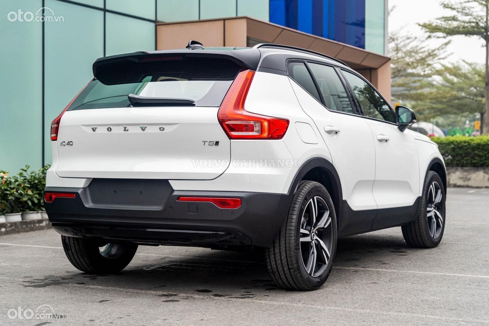 Volvo XC40 2022 - Tặng 3 năm bảo dưỡng + 1 năm bảo hiểm thân vỏ - SUV sang trọng nhập khẩu từ Thụy Điển