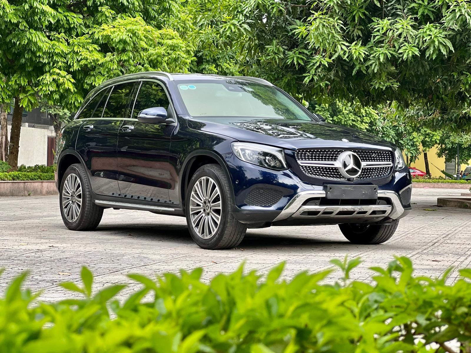 Mercedes-Benz GLC 250 2016 - Cần bán gấp xe màu xanh cavansite