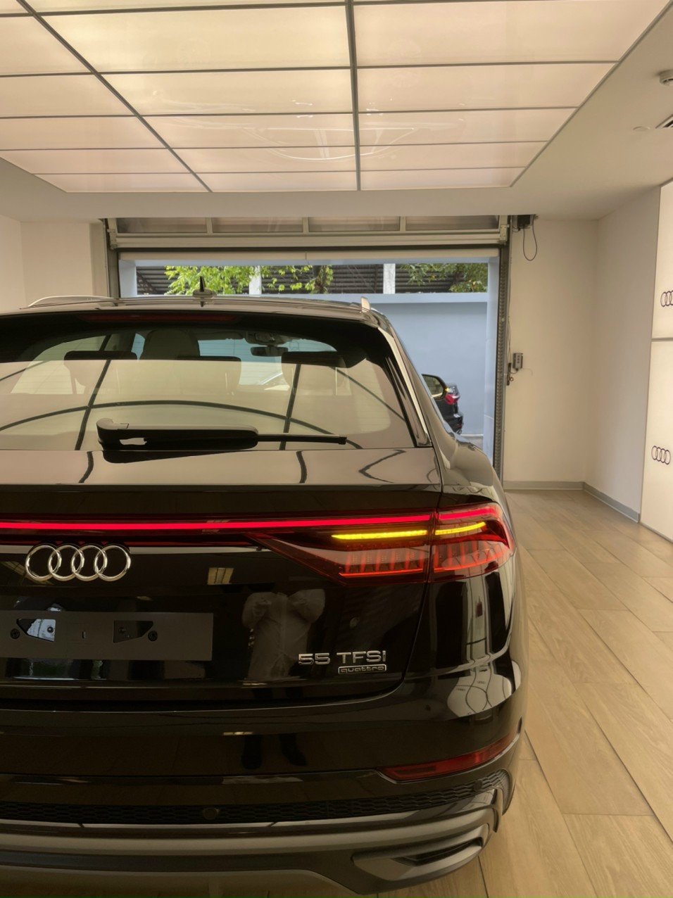 Audi Q8 2022 - Ưu đãi hấp dẫn, sẵn xe nhiều màu tại showroom