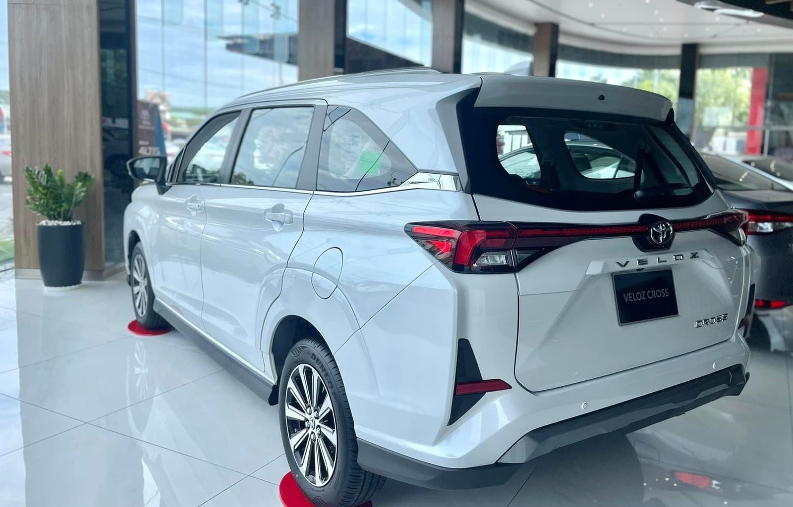 Toyota Veloz Cross 2022 - Xe giao ngay - Hỗ trợ trả góp 80%