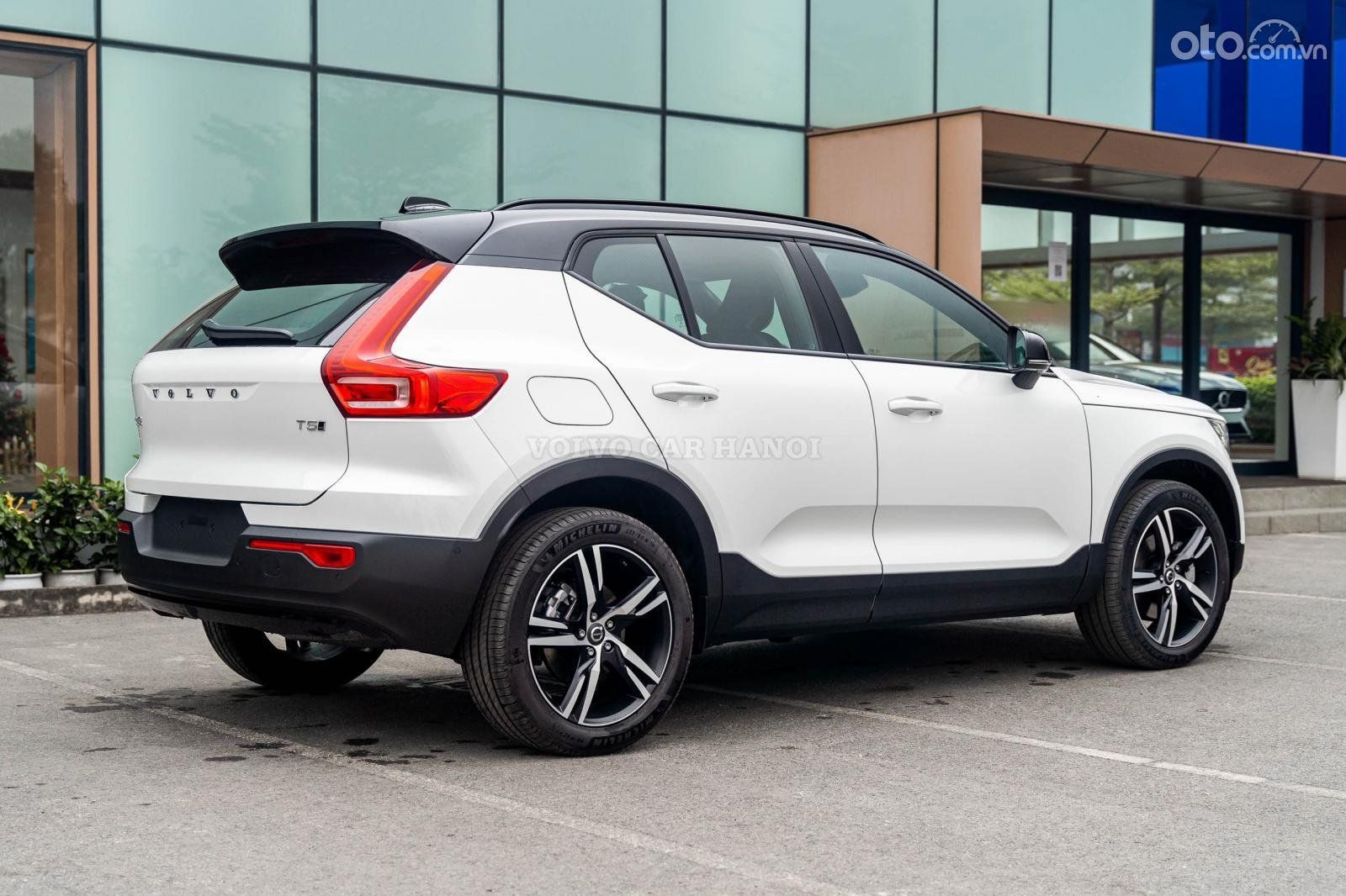 Volvo XC40 2022 - SUV sang trọng nhập khẩu từ Thụy Điển - Tặng 3 năm bảo dưỡng + 1 năm bảo hiểm thân vỏ