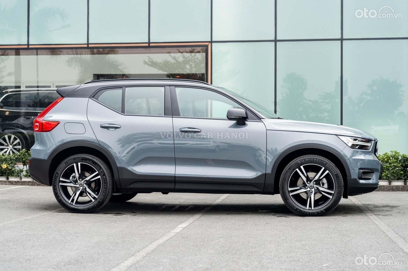 Volvo XC40 2022 - Nhập khẩu từ Thụy Điển, 1 năm bảo hiểm thân vỏ, tặng 3 năm bảo dưỡng