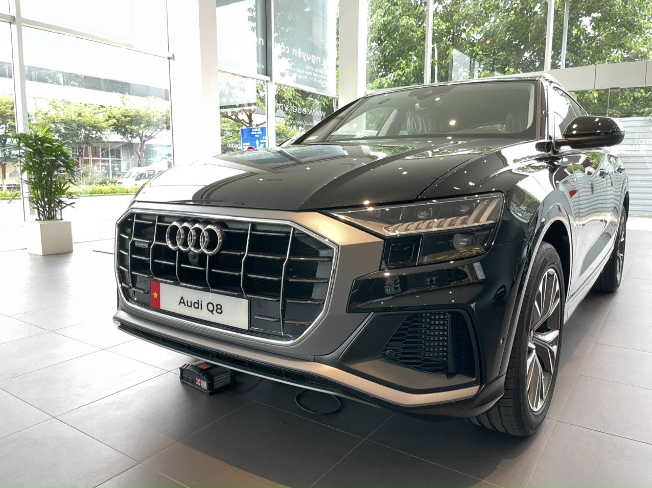 Audi Q8 2022 - Ưu đãi hấp dẫn, sẵn xe nhiều màu tại showroom