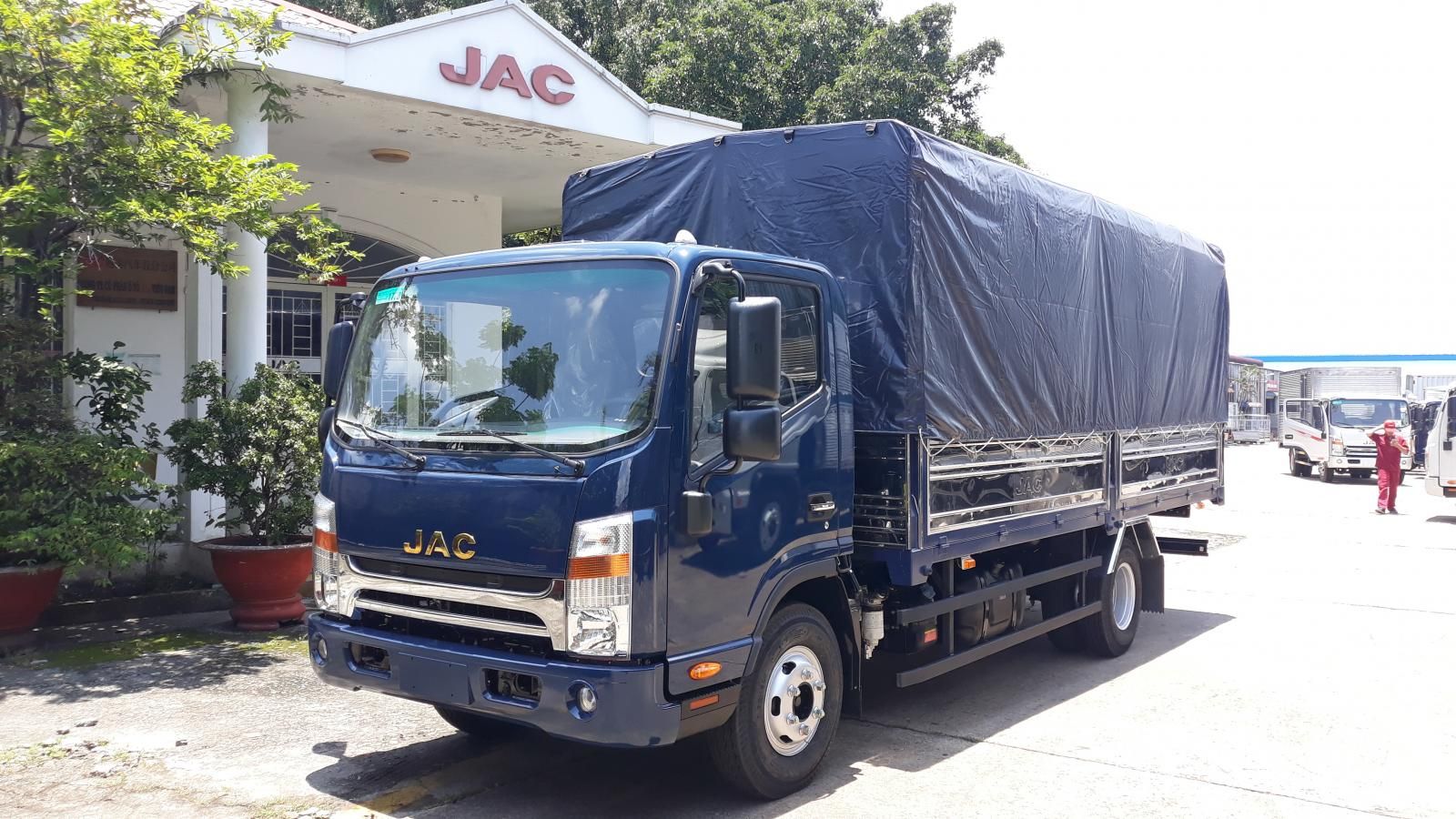 JAC N500 2022 - Thùng mui bạt tải trọng 5 tấn