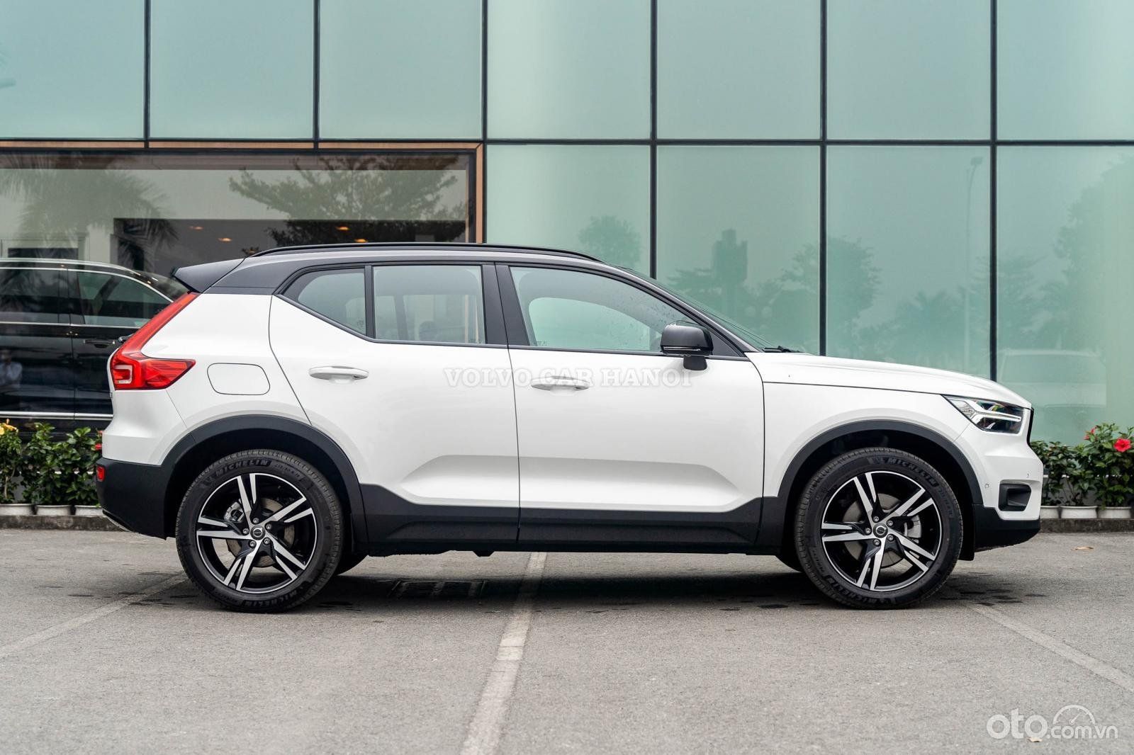 Volvo XC40 2022 - SUV sang trọng nhập khẩu từ Thụy Điển - Tặng 3 năm bảo dưỡng + 1 năm bảo hiểm thân vỏ