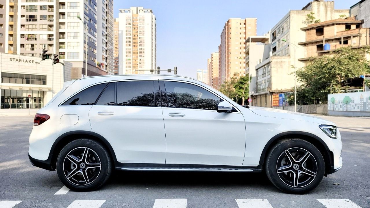 Mercedes-Benz GLC 300 2021 - Màu trắng