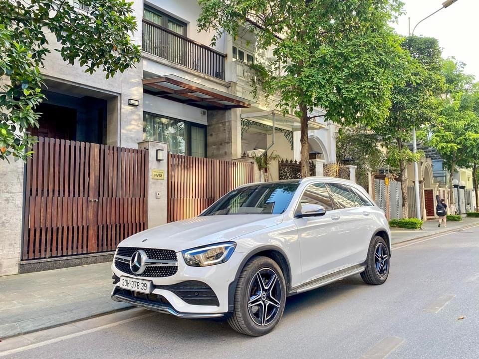 Mercedes-Benz GLC 300 2021 - Xe chính chủ giá tốt 2 tỷ 490tr