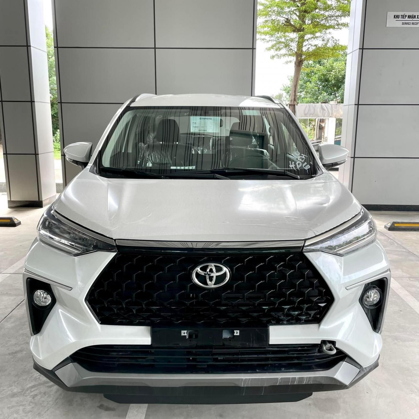 Toyota Veloz Cross 2022 - Giao ngay tháng 8 đủ màu