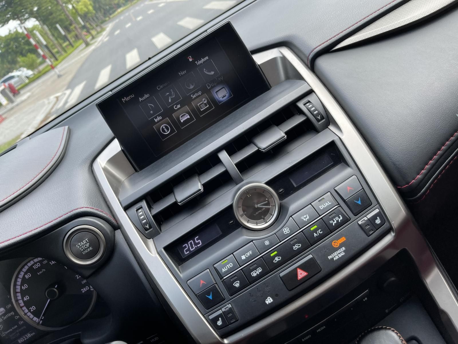 Lexus NX 200T 2014 - Hỗ trợ bank 80% giá trị xe