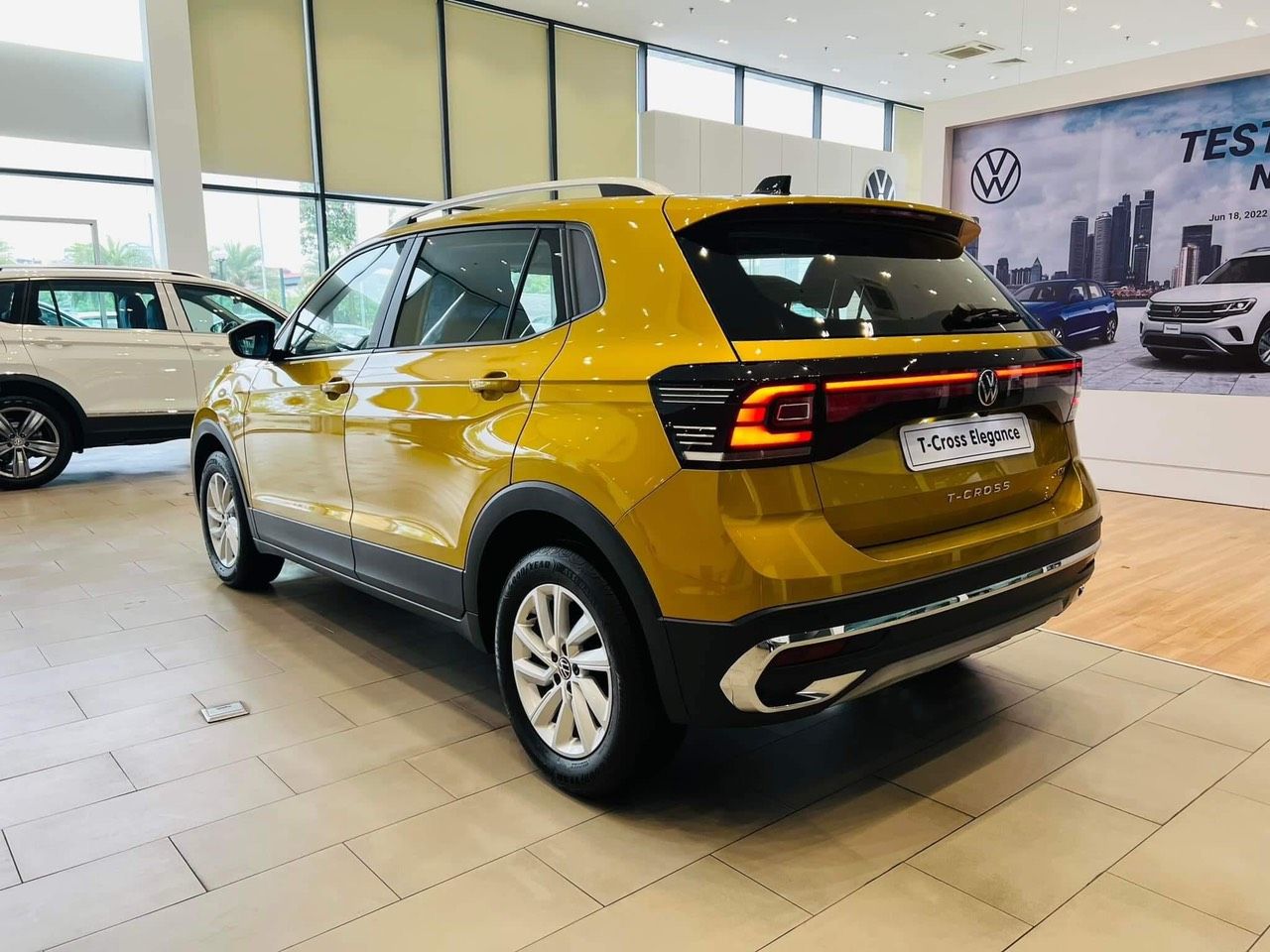 Volkswagen T-Cross 2022 - Giao ngay trước tết, hỗ trợ phí trước bạ, kèm phụ kiện (100 triệu), liên hệ ngay