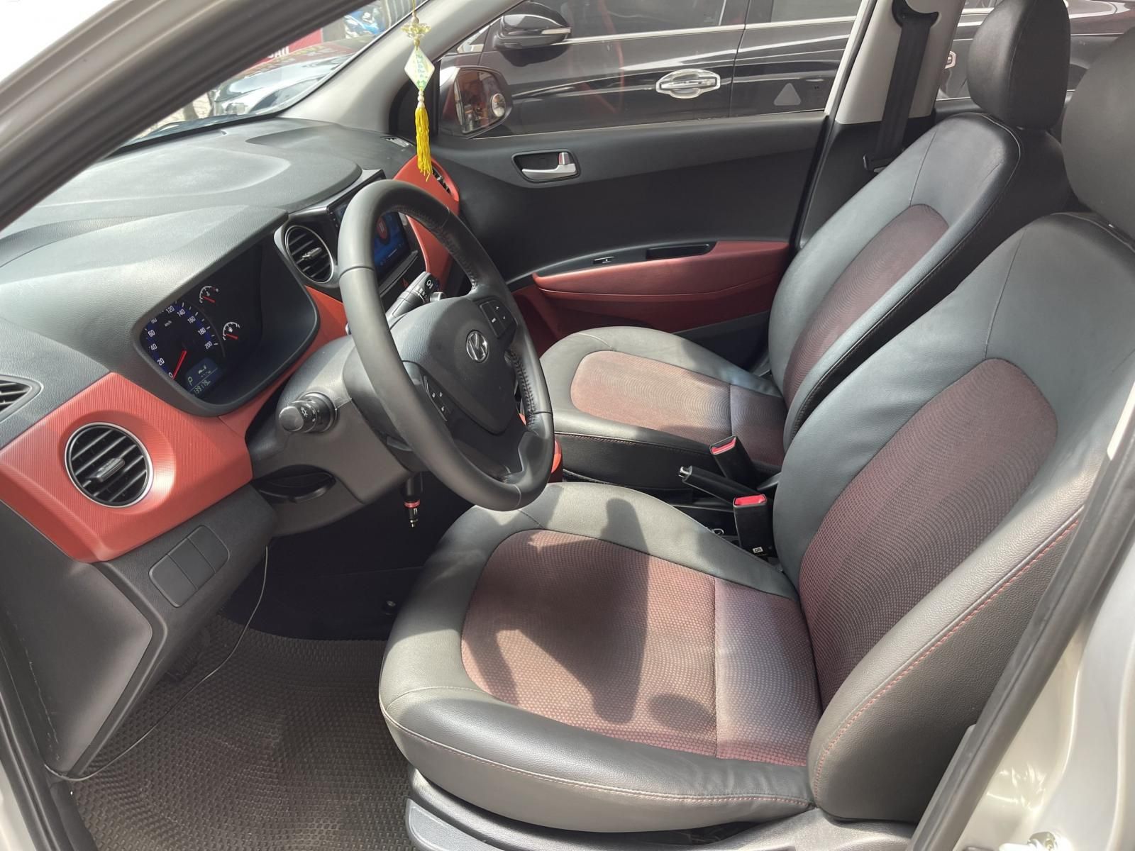 Hyundai Grand i10 2019 - Màu bạc, 350 triệu