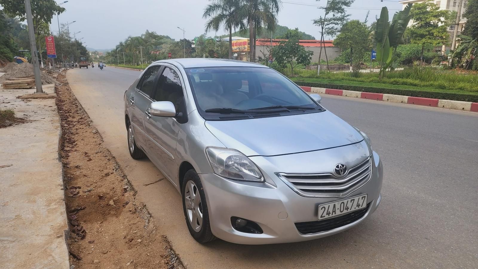 Toyota Vios 2009 - Màu bạc xe gia đình