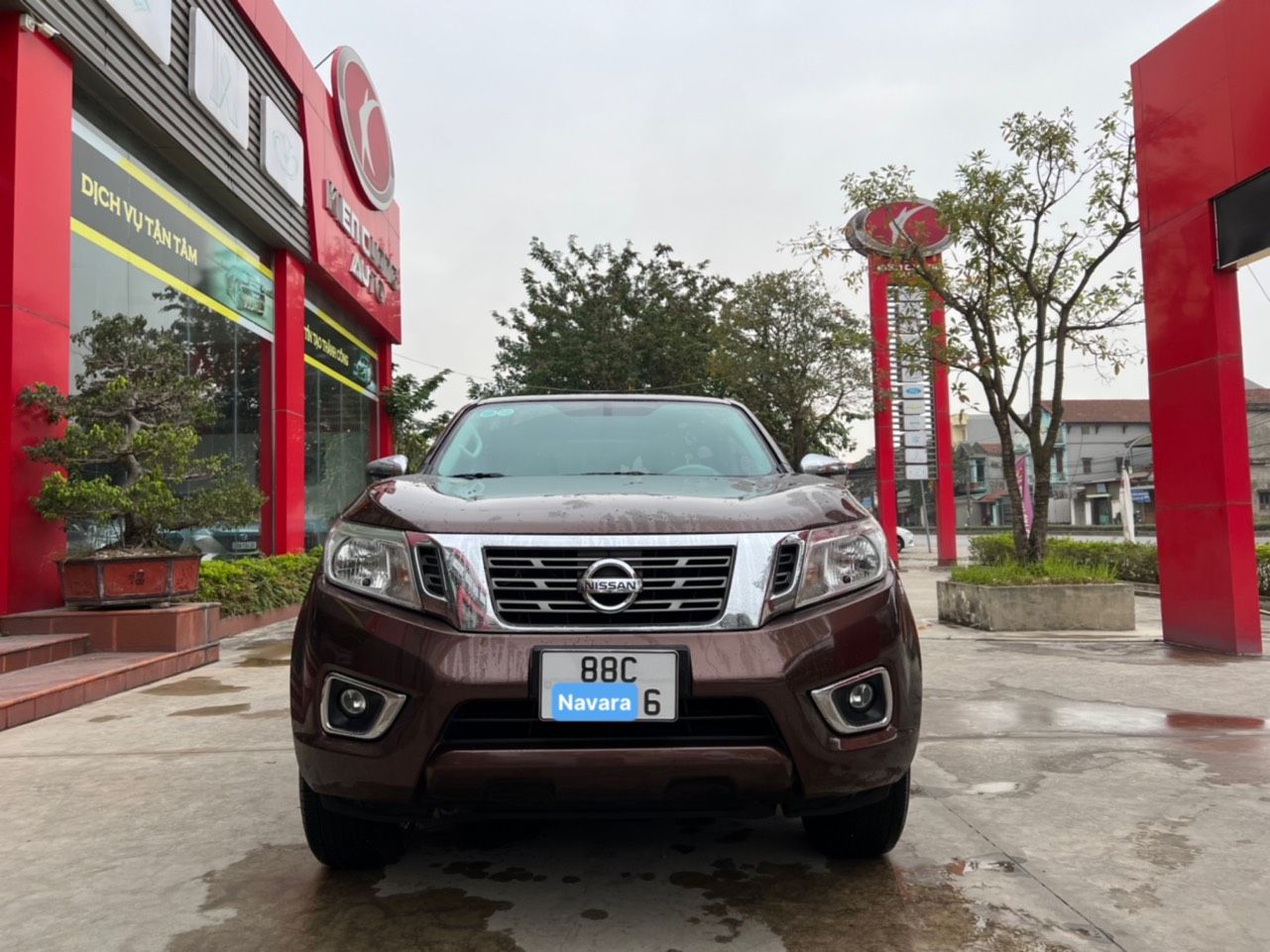 Nissan Navara 2016 - Số tự động 1 cầu, lên full đồ chơi, lốp theo xe cả dàn, sơ cua chưa hạ